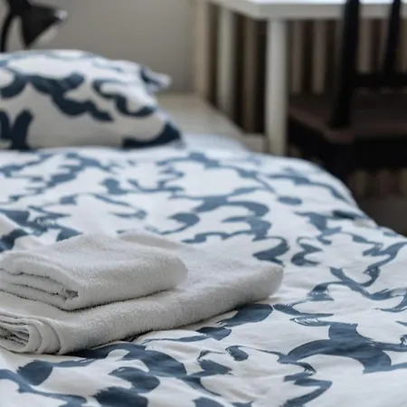 With 2 Beds In The Centre *